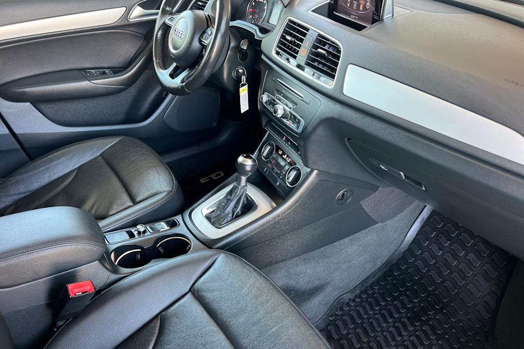 Thumbnail: 2017 Audi Q3 - 11