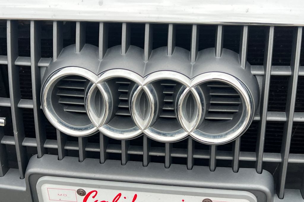 Thumbnail: 2011 Audi Q5 - 13
