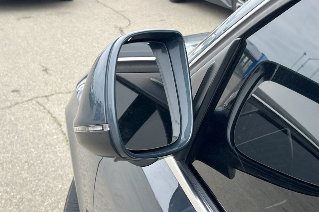 Thumbnail: 2011 Audi Q5 - 10