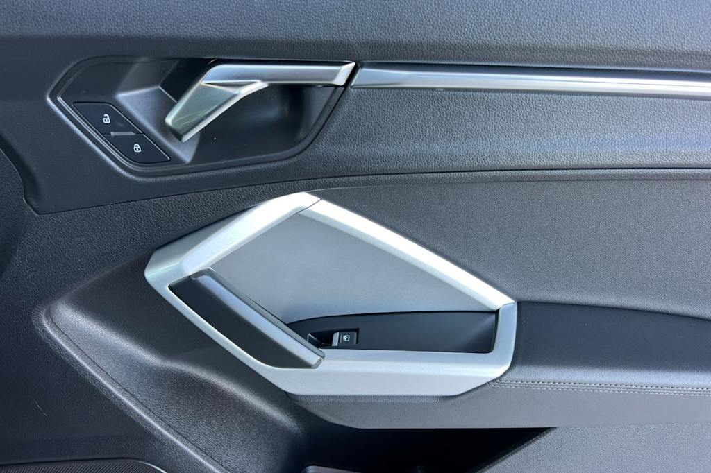 Thumbnail: 2021 Audi Q3 - 25