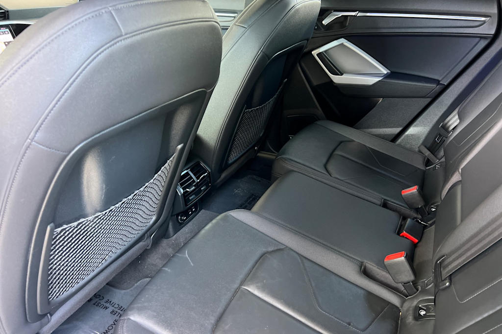 Thumbnail: 2021 Audi Q3 - 10