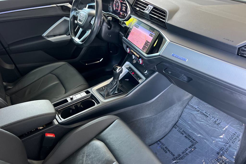 Thumbnail: 2021 Audi Q3 - 12