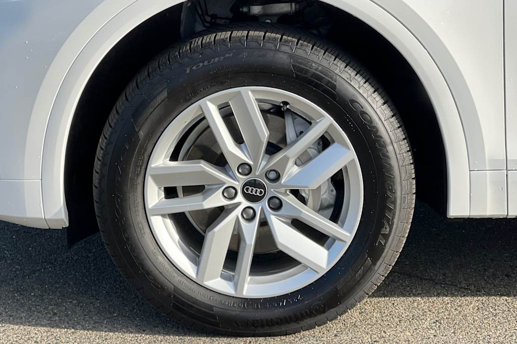 Thumbnail: 2023 Audi Q5 - 7