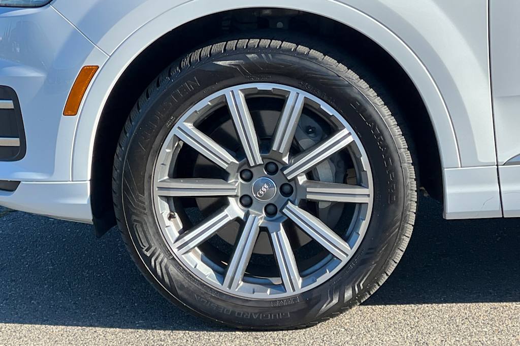 Thumbnail: 2019 Audi Q7 - 7