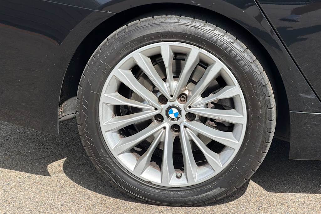Thumbnail: 2021 BMW 5 Series - 21