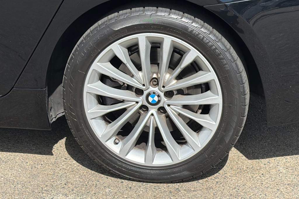 Thumbnail: 2021 BMW 5 Series - 26