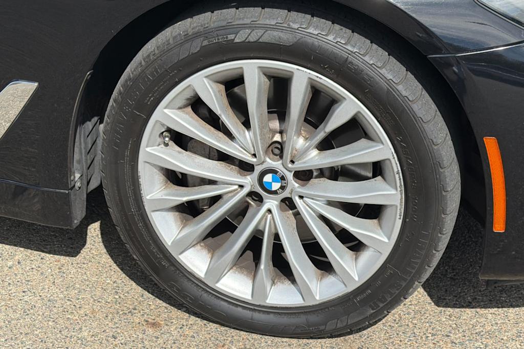 Thumbnail: 2021 BMW 5 Series - 19
