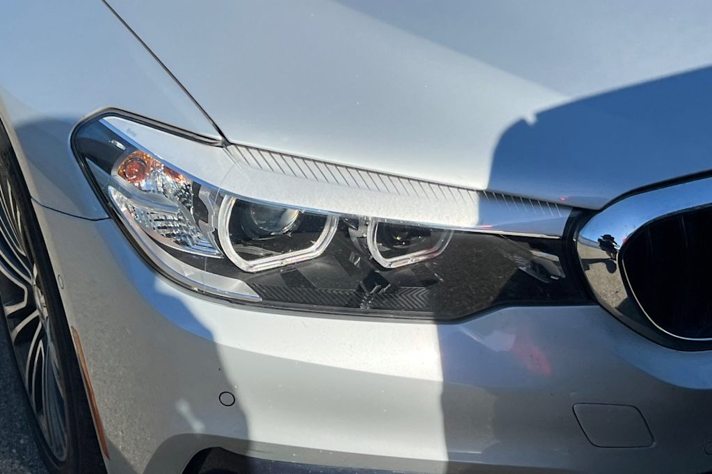 Thumbnail: 2020 BMW 5 Series - 16