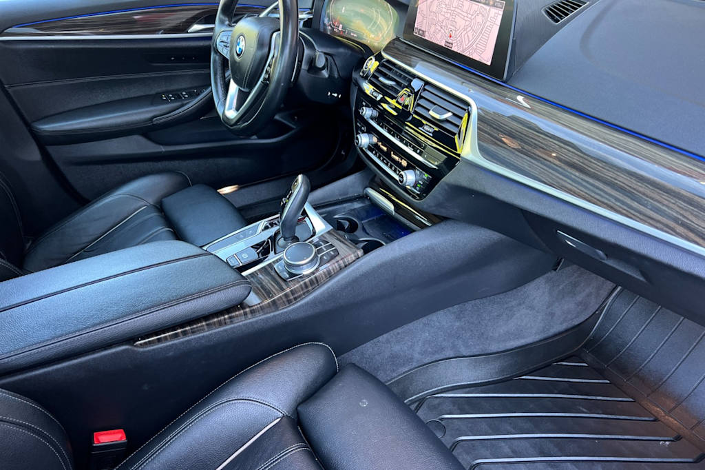 Thumbnail: 2020 BMW 5 Series - 12