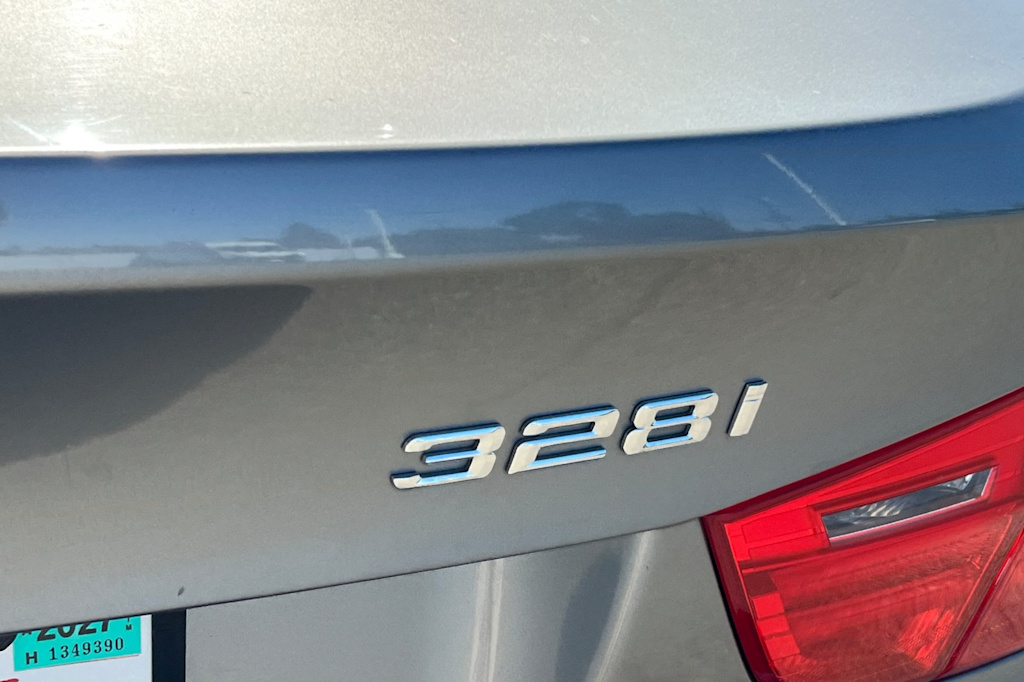 Thumbnail: 2011 BMW 3 Series - 22