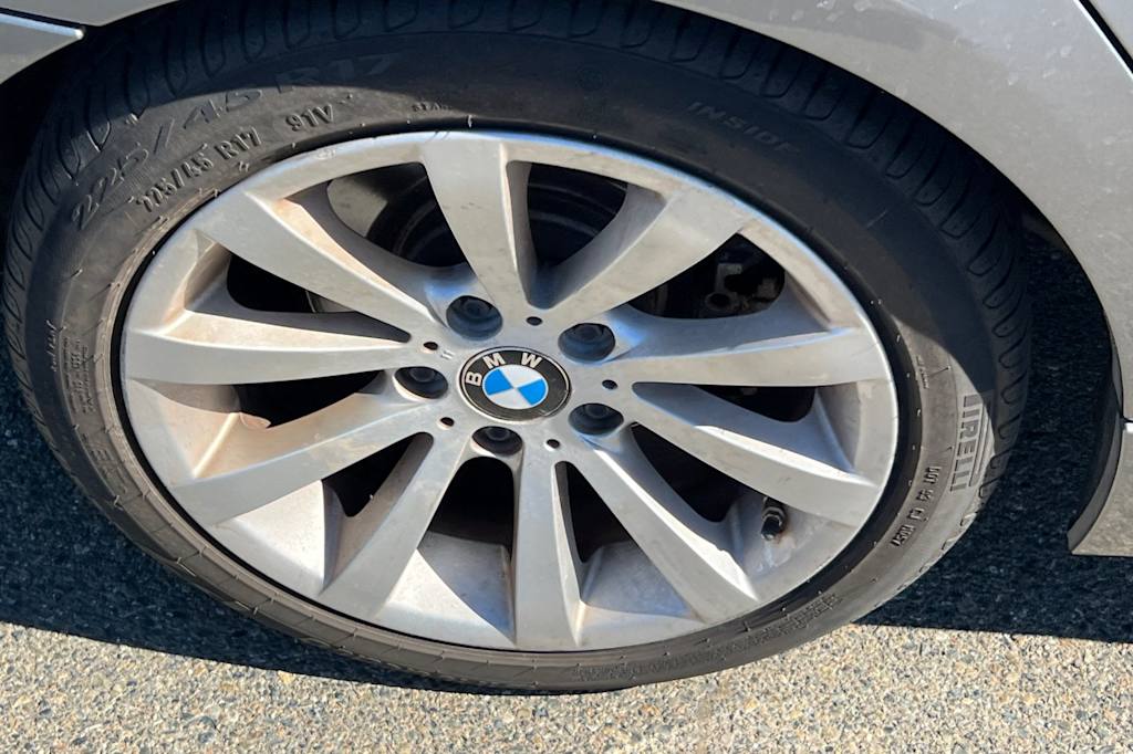 Thumbnail: 2011 BMW 3 Series - 18