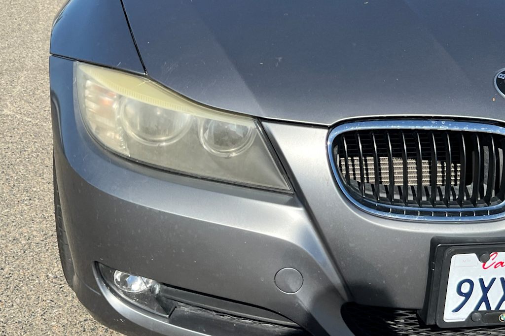 Thumbnail: 2011 BMW 3 Series - 15
