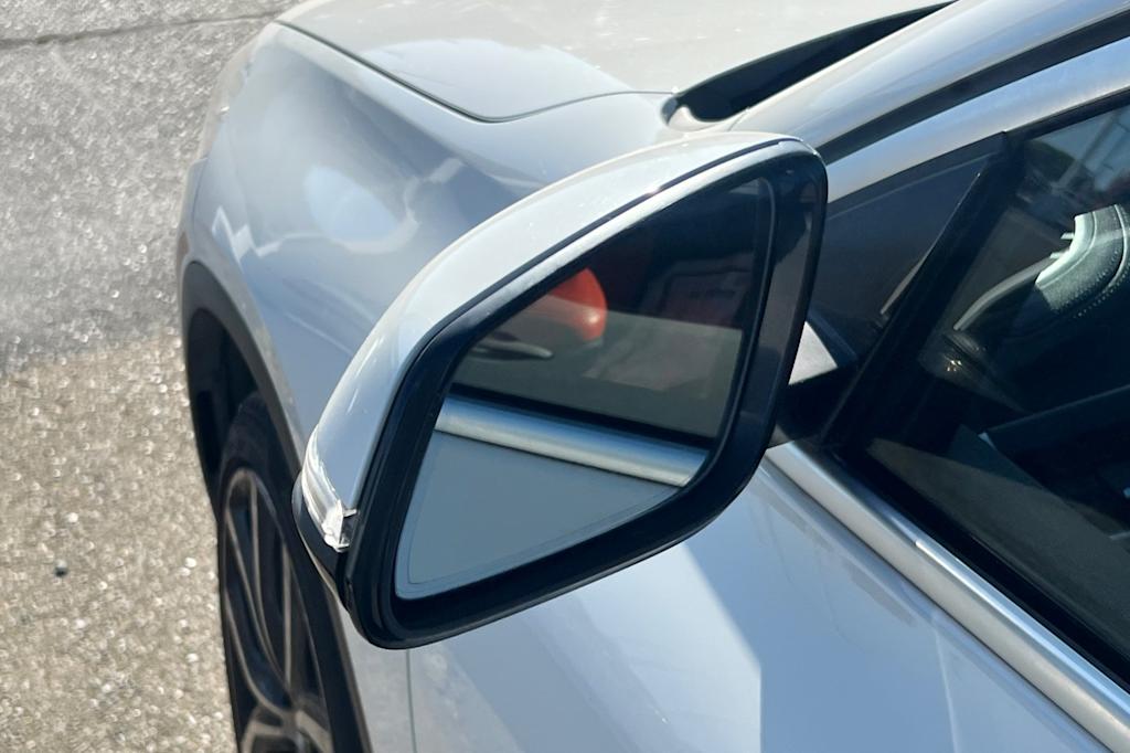 Thumbnail: 2019 BMW X2 - 11