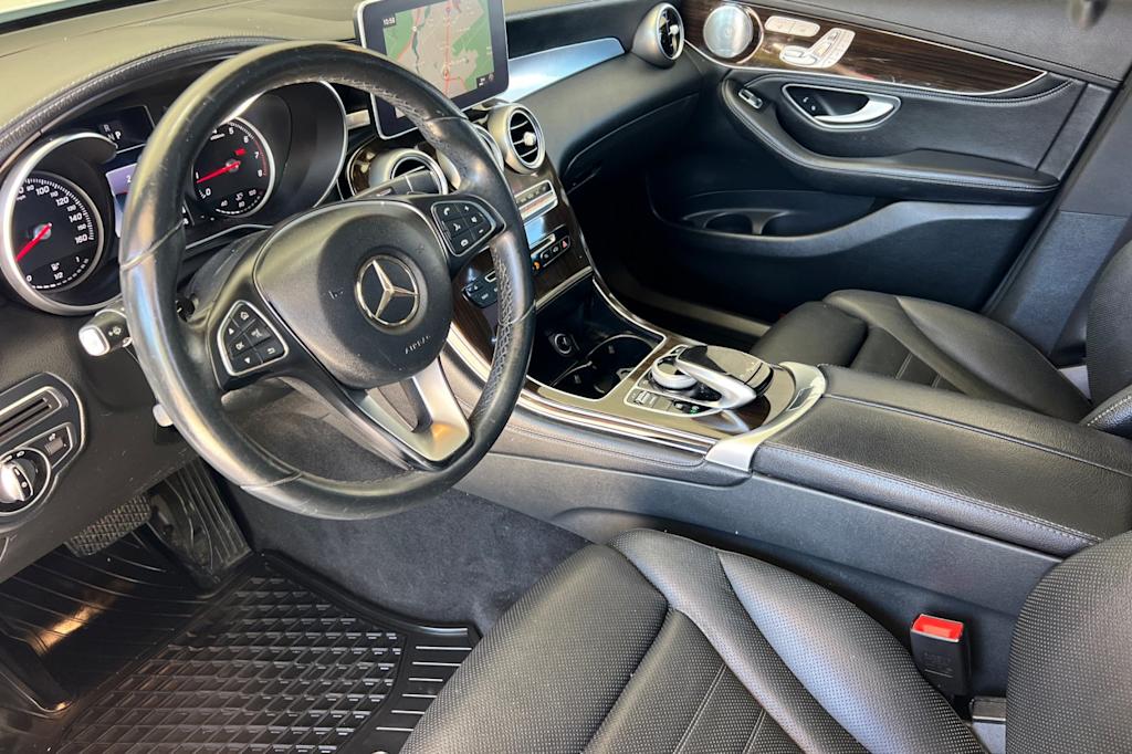 Thumbnail: 2016 Mercedes-Benz GLC - 9