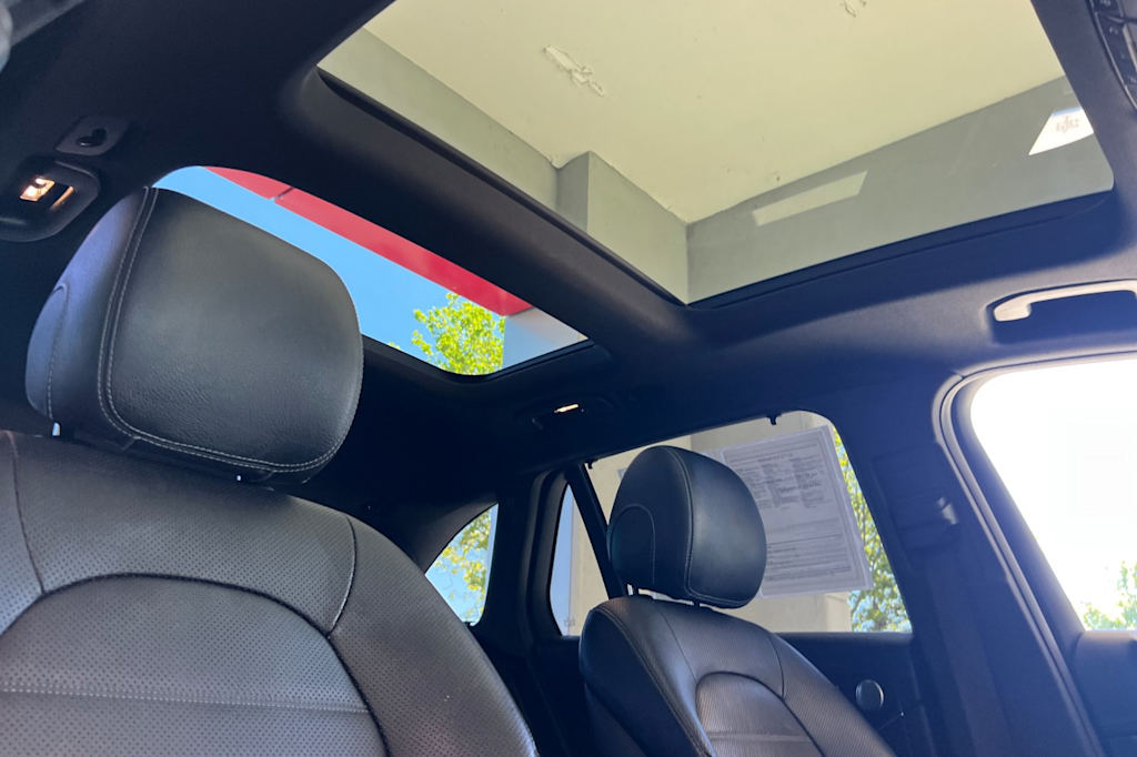 Thumbnail: 2016 Mercedes-Benz GLC - 24
