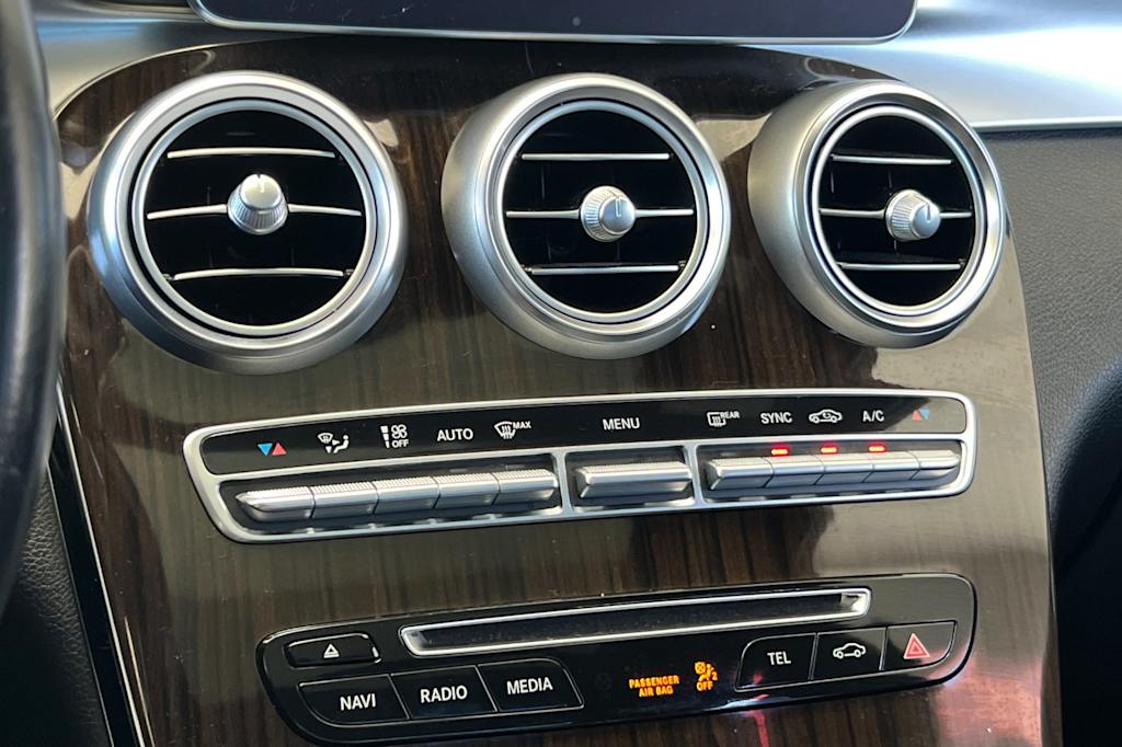 Thumbnail: 2016 Mercedes-Benz GLC - 28