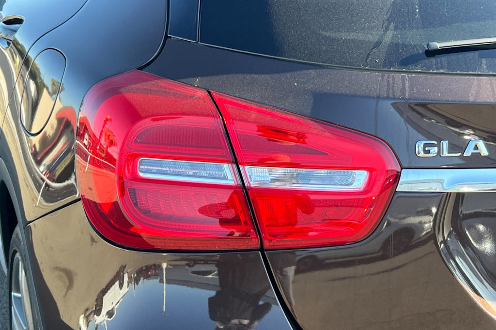 Thumbnail: 2015 Mercedes-Benz GLA - 16