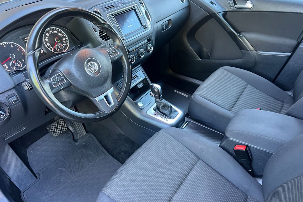 Thumbnail: 2017 Volkswagen Tiguan - 8