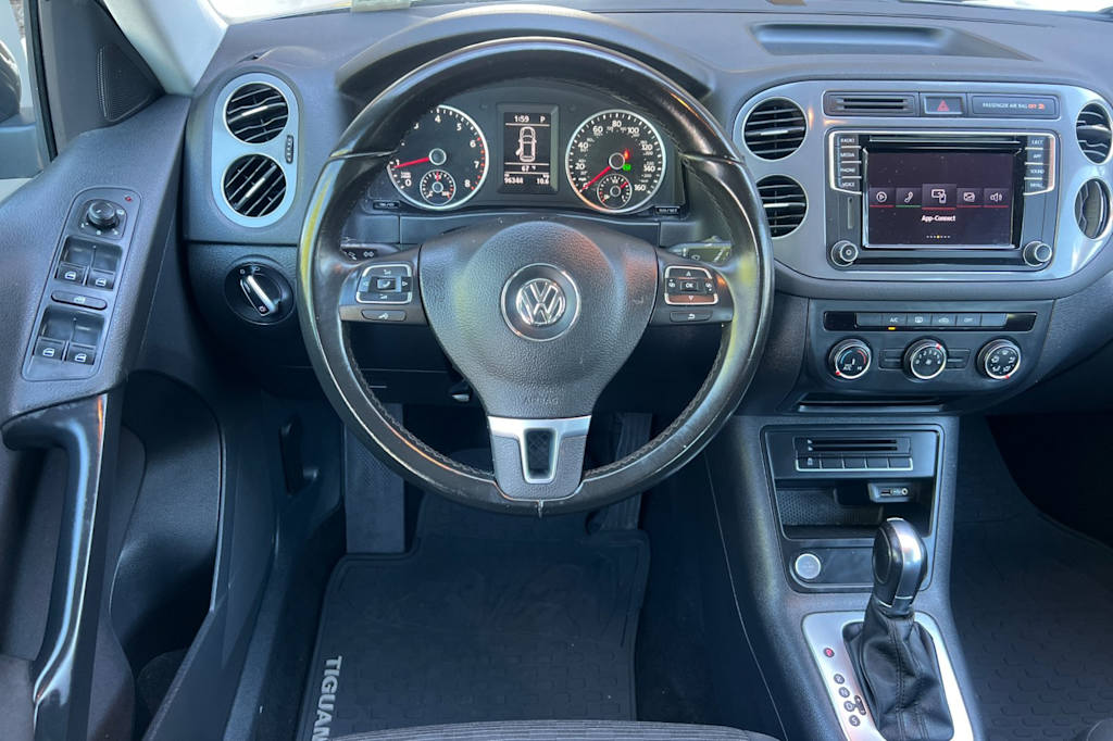 Thumbnail: 2017 Volkswagen Tiguan - 12