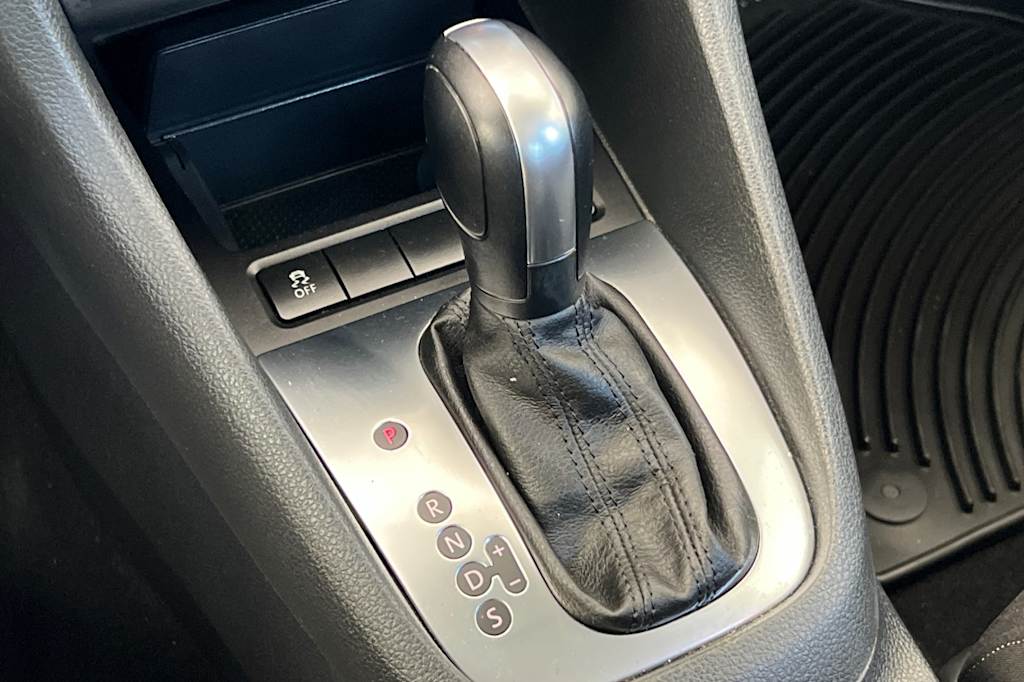 Thumbnail: 2013 Volkswagen Golf - 13