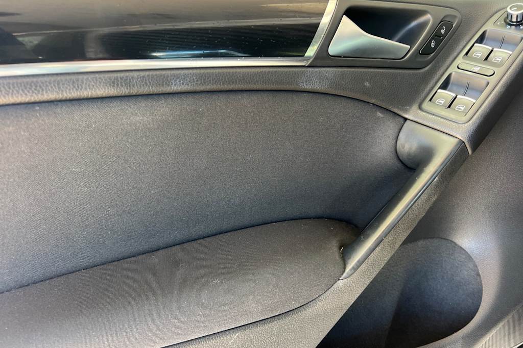 Thumbnail: 2012 Volkswagen Golf - 20