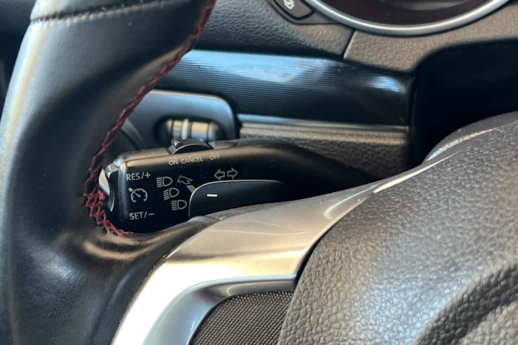 Thumbnail: 2012 Volkswagen Golf - 27