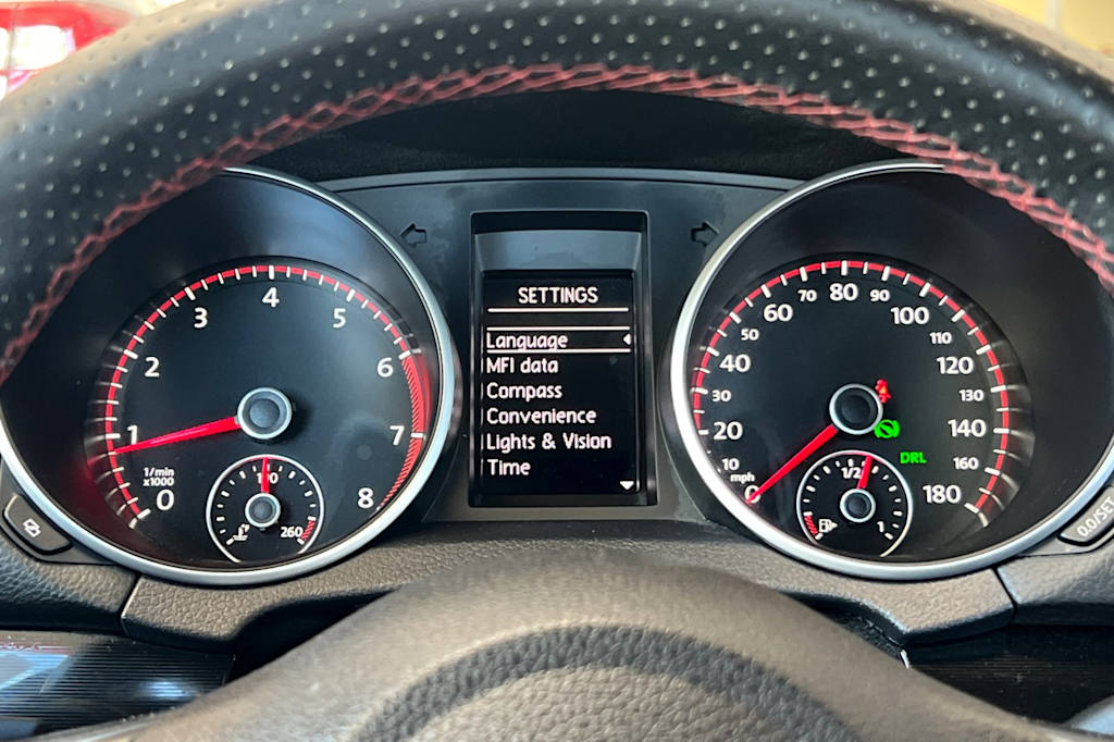 Thumbnail: 2012 Volkswagen Golf - 14