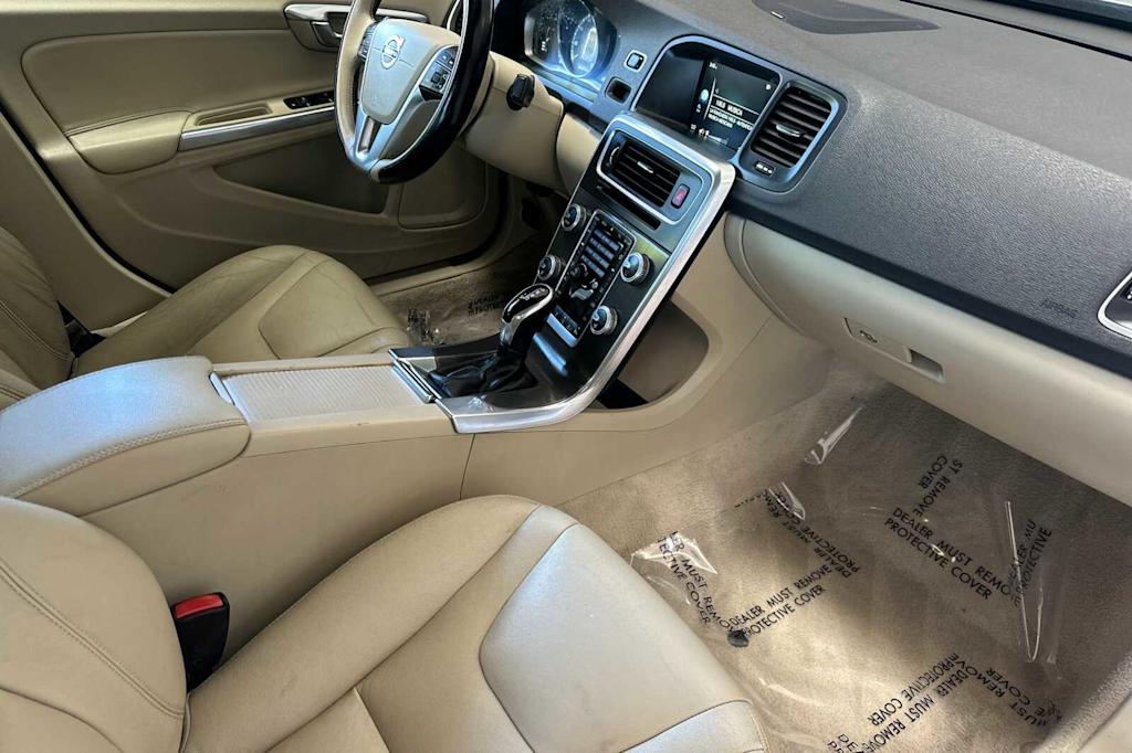 Thumbnail: 2015 Volvo S60 - 12