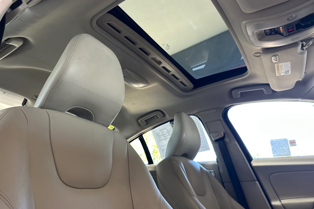 Thumbnail: 2015 Volvo S60 - 23