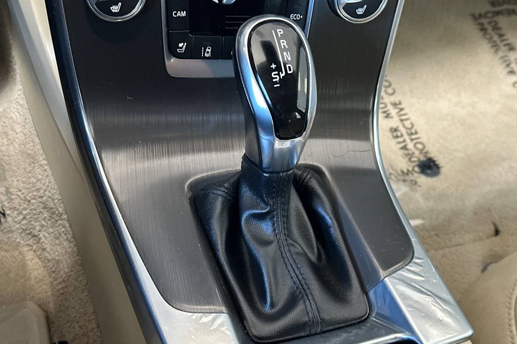 Thumbnail: 2015 Volvo S60 - 14