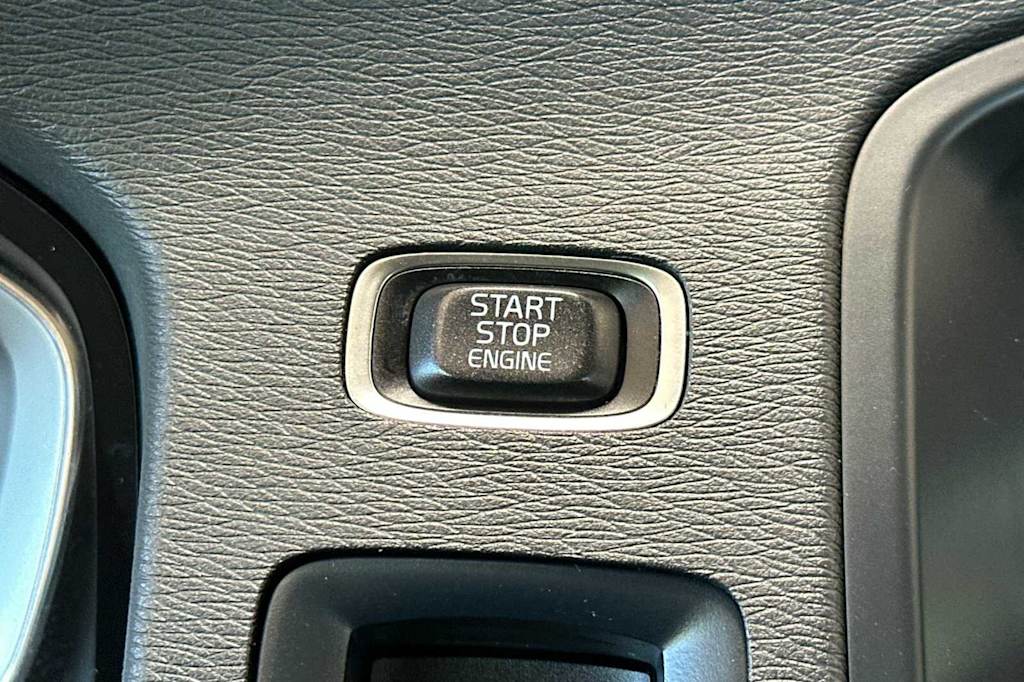 Thumbnail: 2015 Volvo S60 - 27