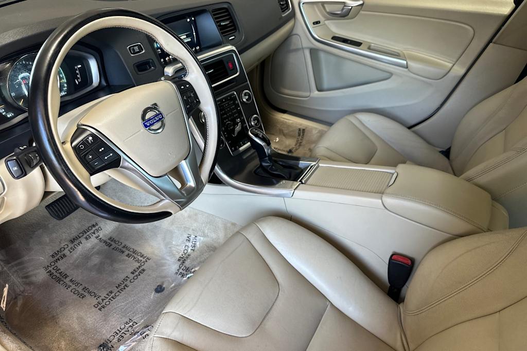 Thumbnail: 2015 Volvo S60 - 9