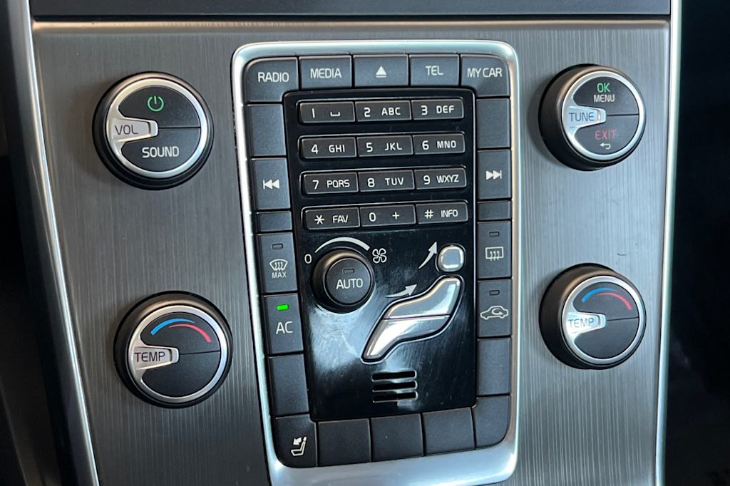 Thumbnail: 2012 Volvo S60 - 23