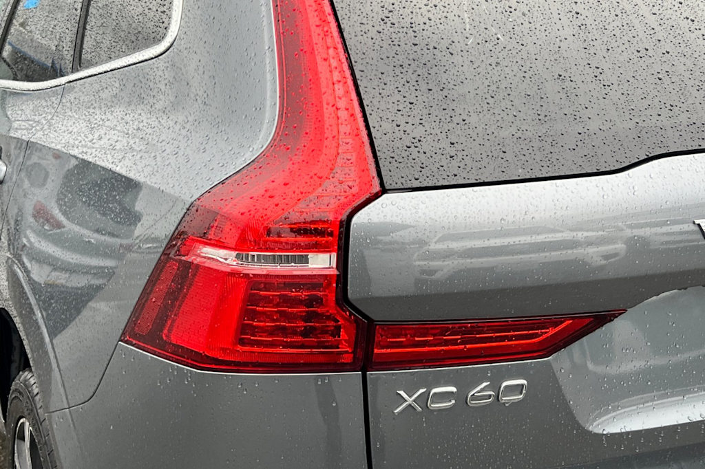 Thumbnail: 2018 Volvo XC60 - 19
