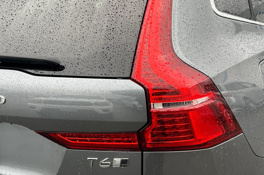 Thumbnail: 2018 Volvo XC60 - 17
