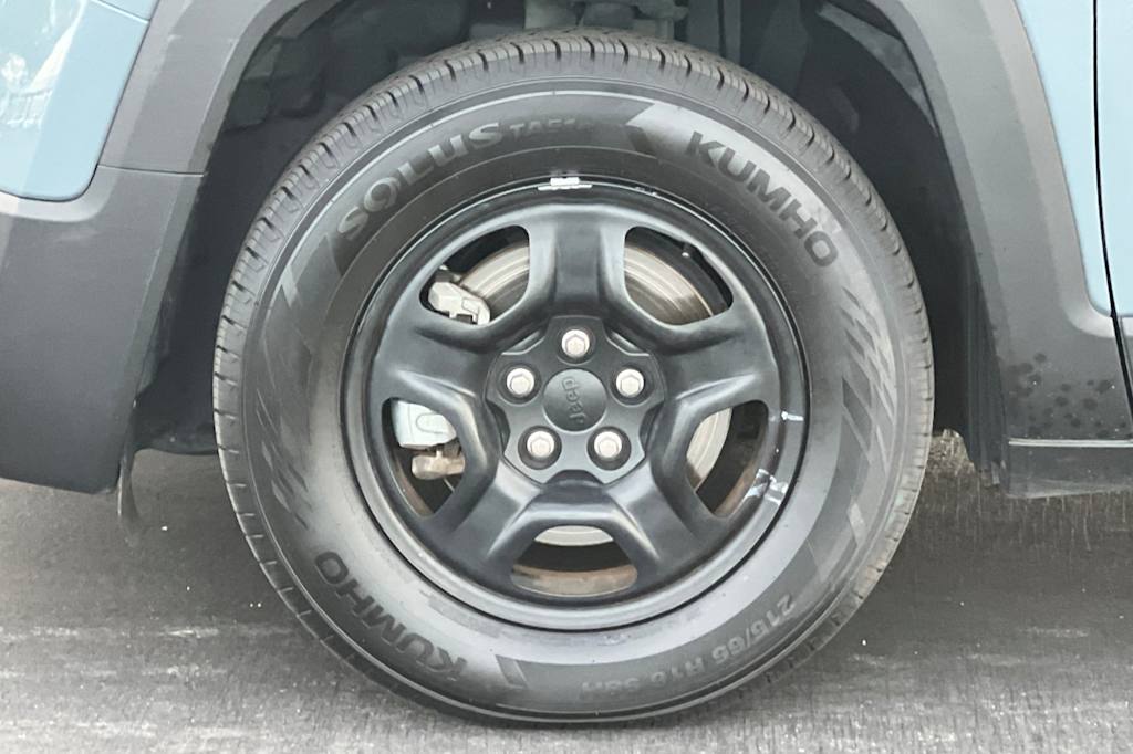 Thumbnail: 2017 Jeep Renegade - 7