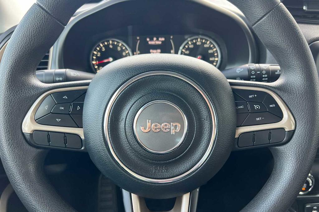 Thumbnail: 2017 Jeep Renegade - 26
