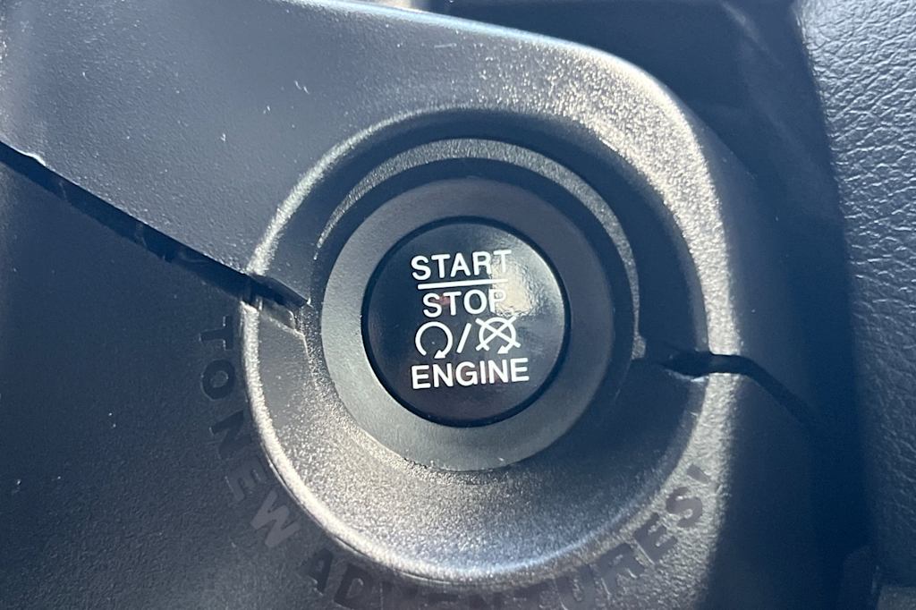 Thumbnail: 2017 Jeep Renegade - 25