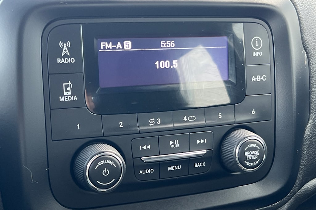 Thumbnail: 2017 Jeep Renegade - 12