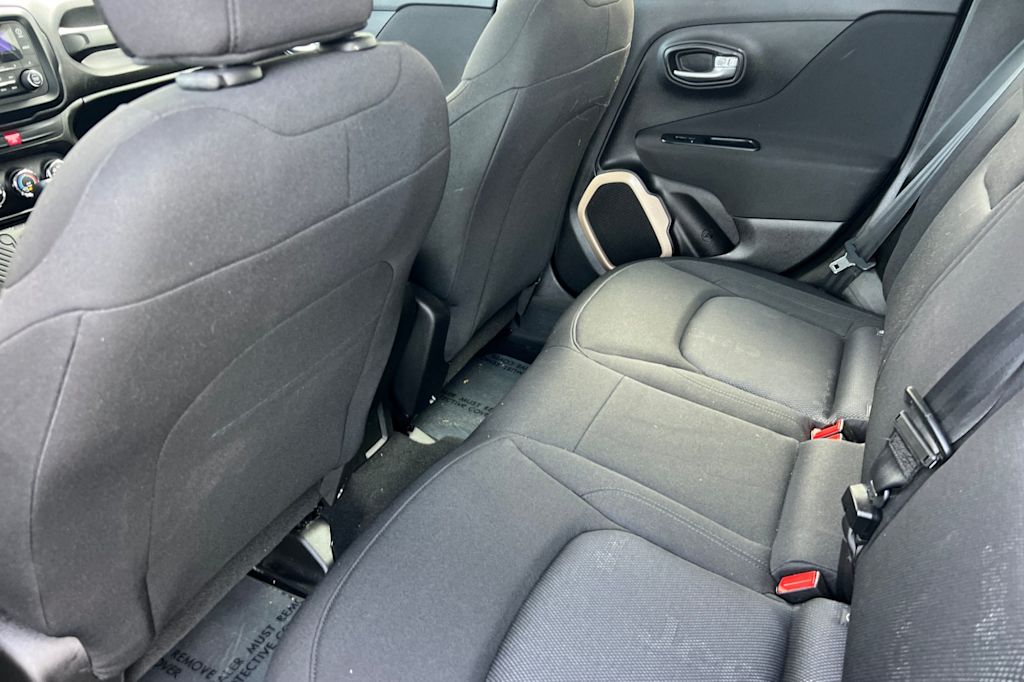 Thumbnail: 2017 Jeep Renegade - 9