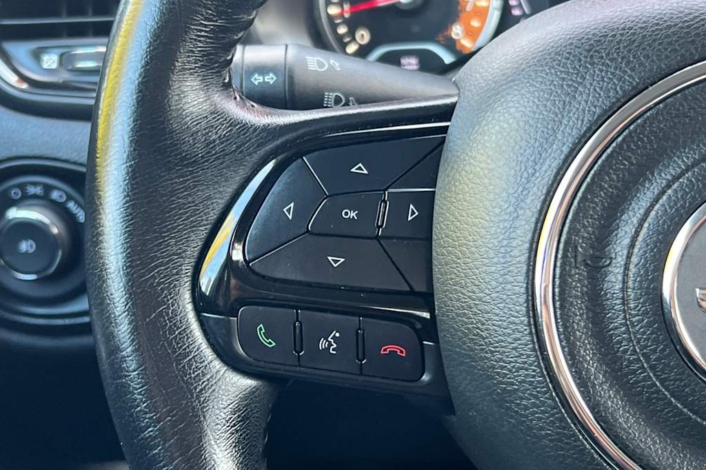 Thumbnail: 2017 Jeep Renegade - 28