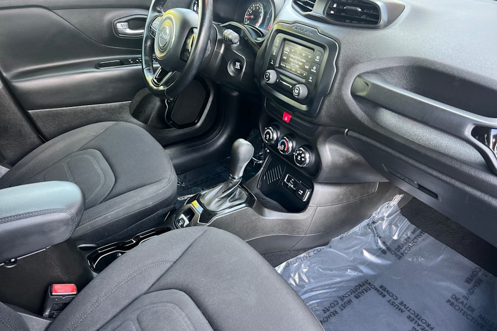 Thumbnail: 2017 Jeep Renegade - 13