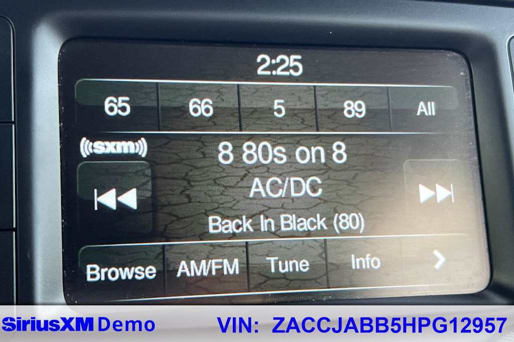 Thumbnail: 2017 Jeep Renegade - 30