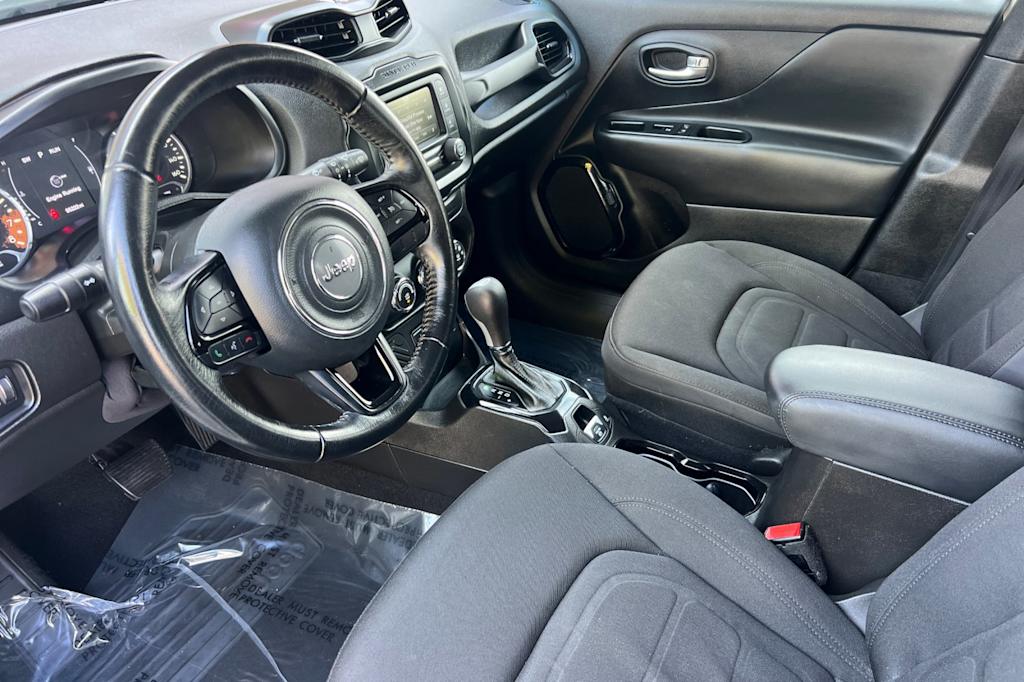 Thumbnail: 2017 Jeep Renegade - 9