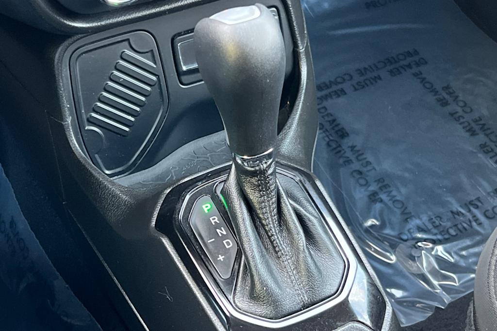 Thumbnail: 2017 Jeep Renegade - 15