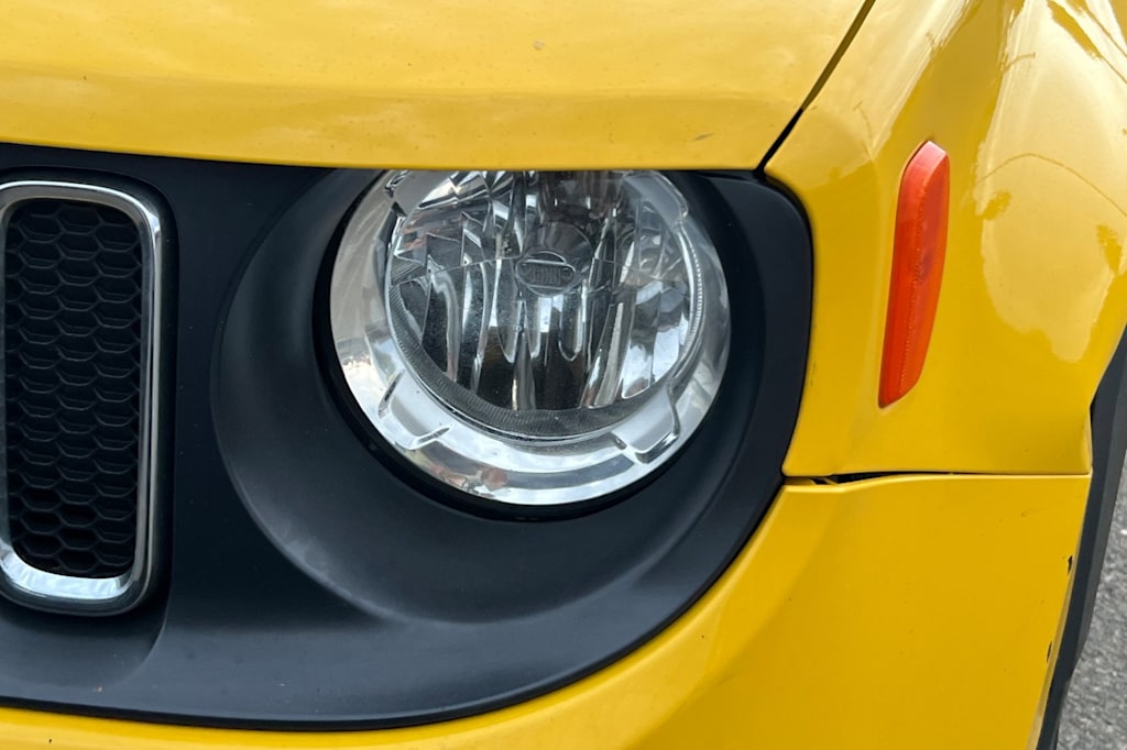 Thumbnail: 2018 Jeep Renegade - 13