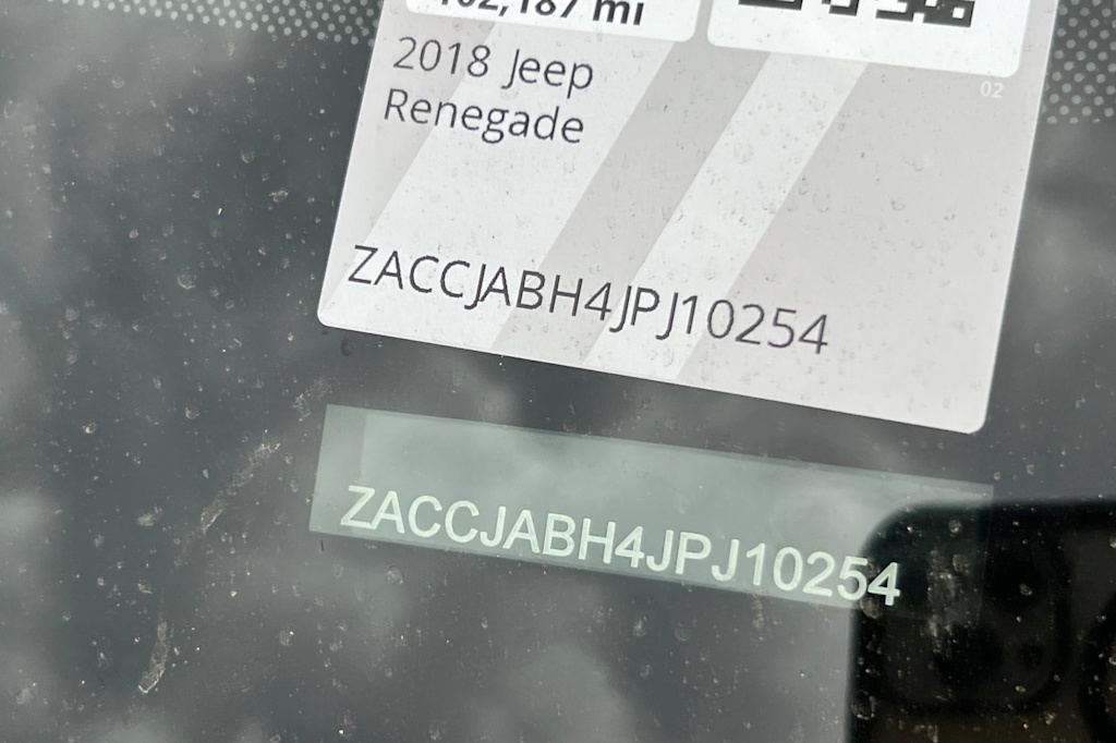 Thumbnail: 2018 Jeep Renegade - 8