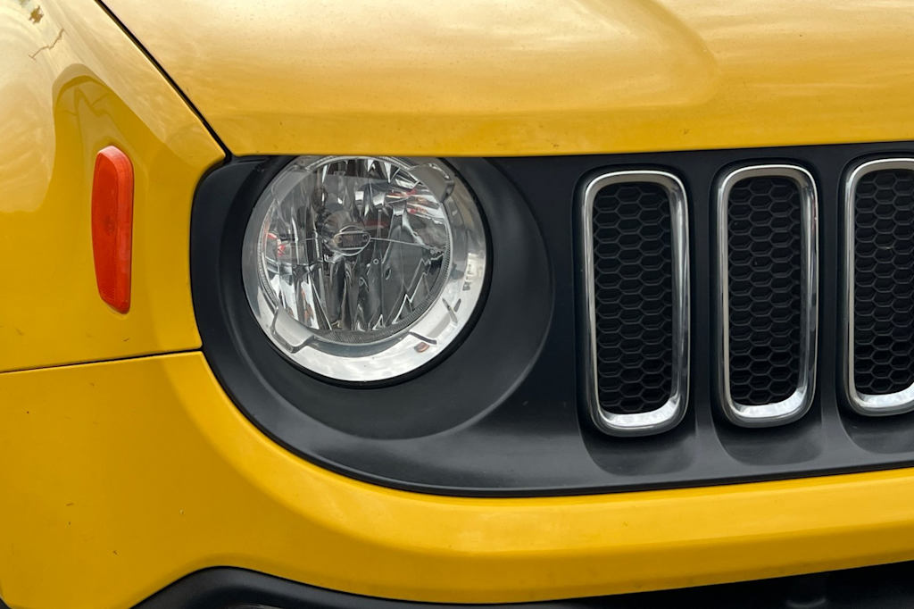 Thumbnail: 2018 Jeep Renegade - 10