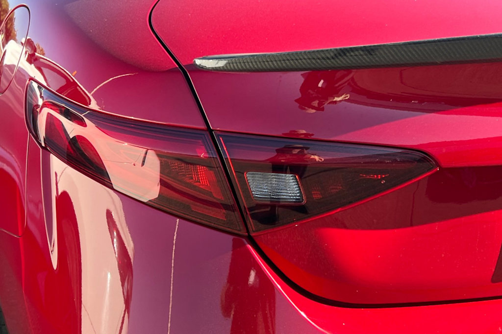 Thumbnail: 2019 Alfa Romeo Giulia - 14