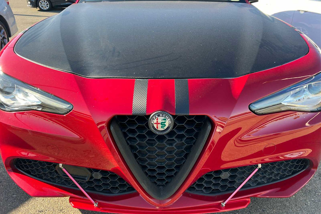 Thumbnail: 2019 Alfa Romeo Giulia - 10